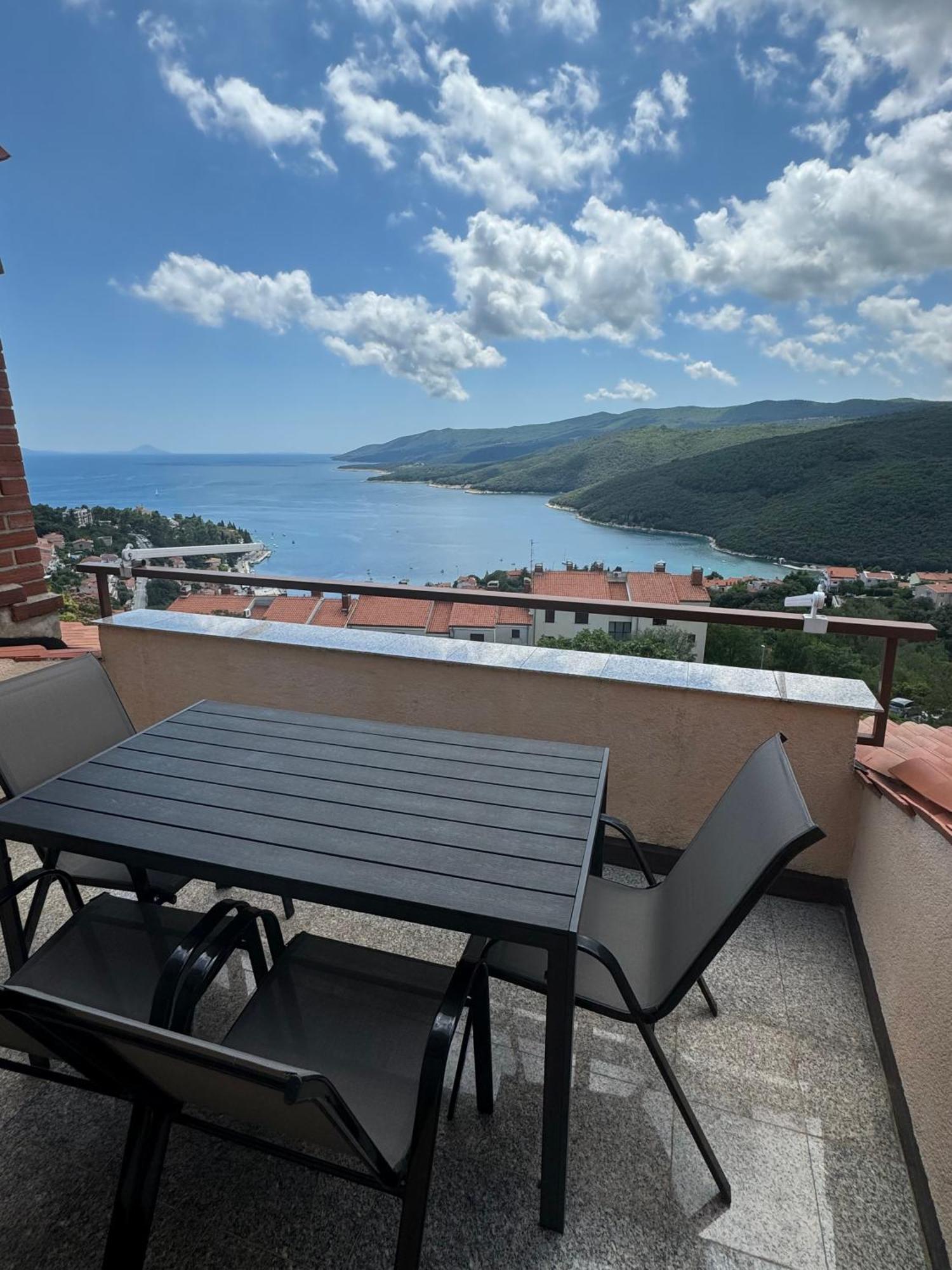 Apartments Creska 629 Рабац Екстериор снимка
