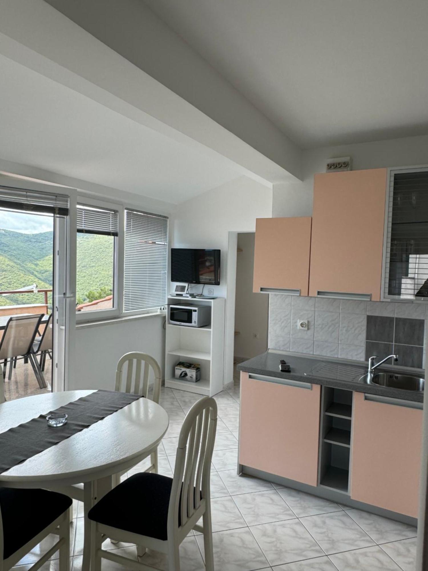 Apartments Creska 629 Рабац Екстериор снимка