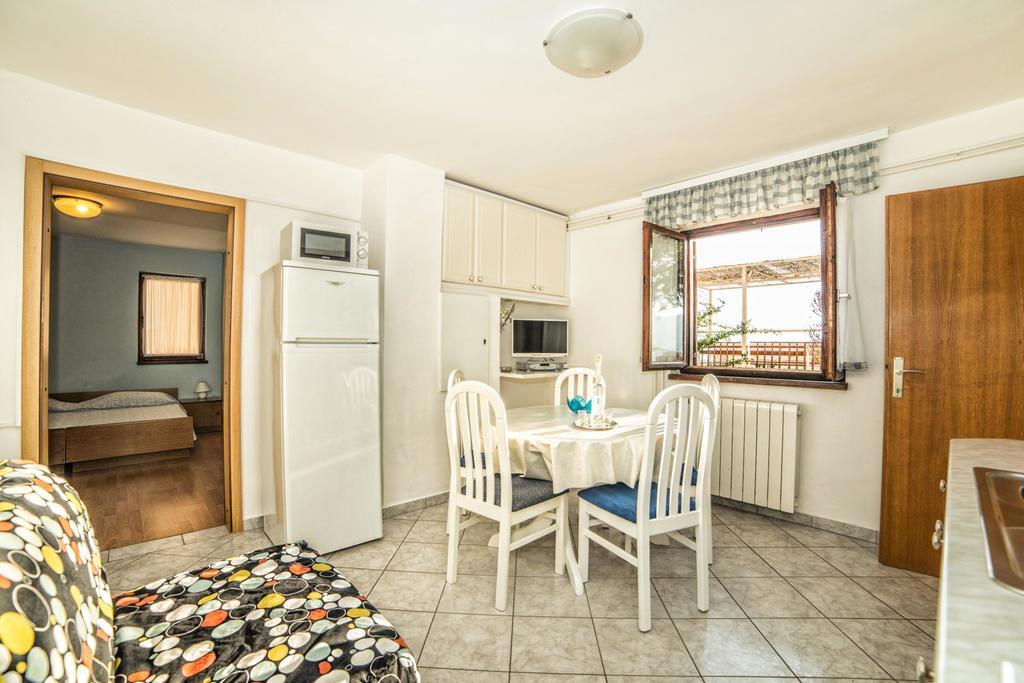 Apartments Creska 629 Рабац Екстериор снимка