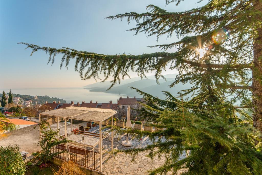 Apartments Creska 629 Рабац Екстериор снимка