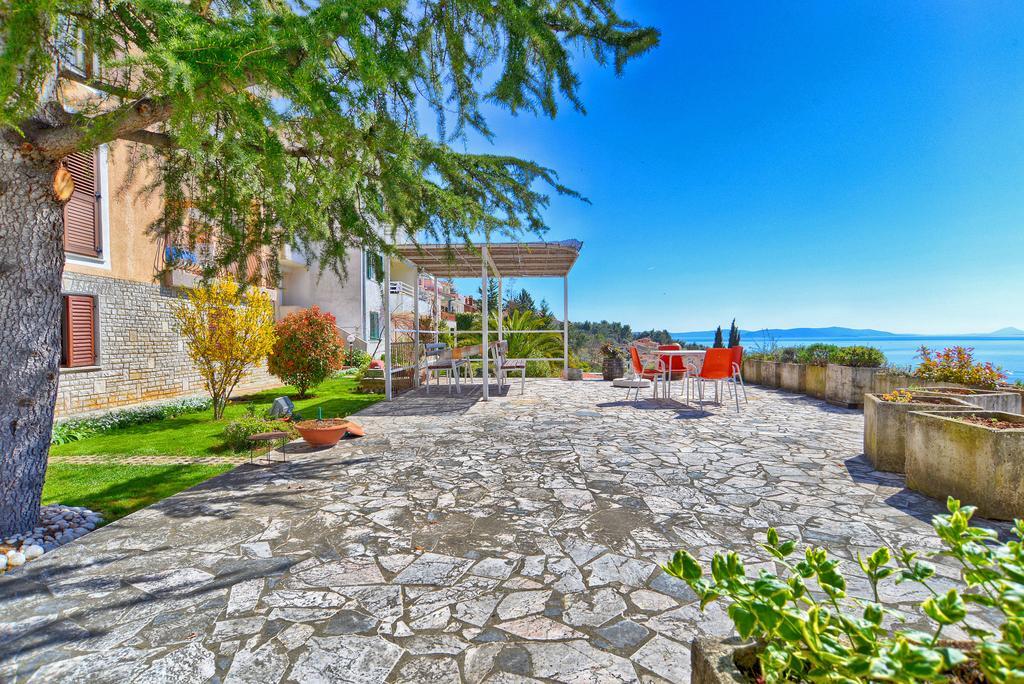 Apartments Creska 629 Рабац Екстериор снимка