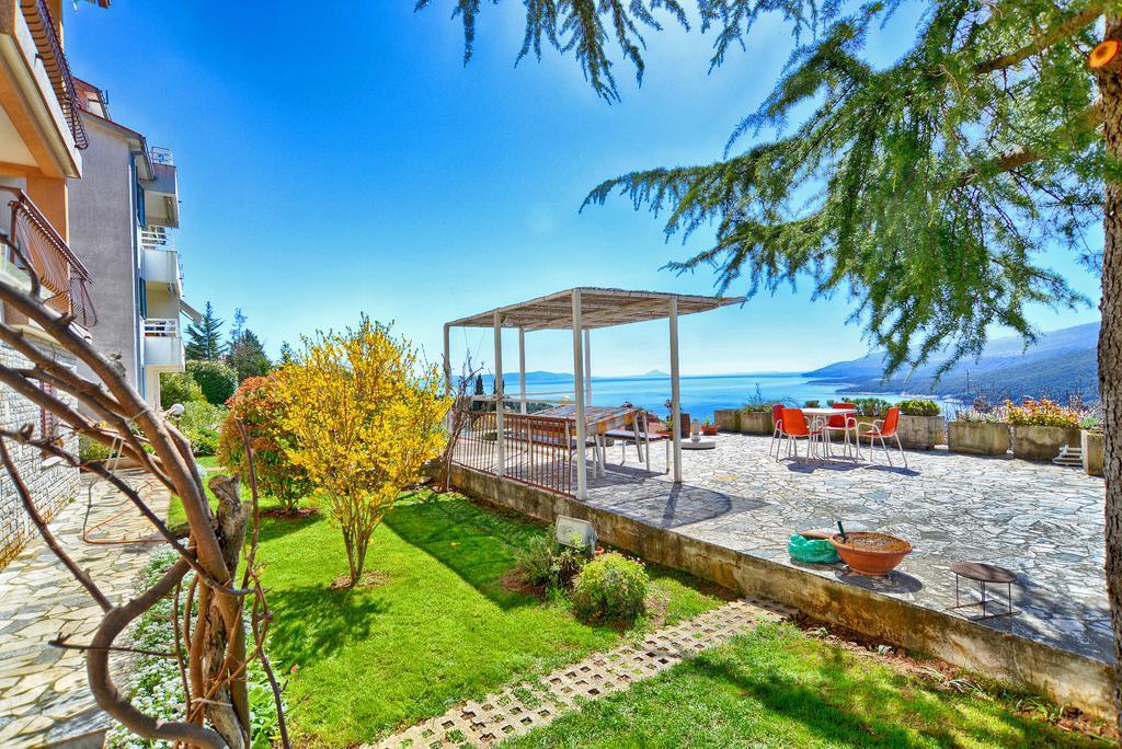 Apartments Creska 629 Рабац Екстериор снимка